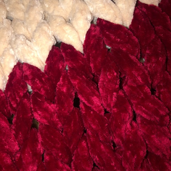 Handmade Chunky Knit Christmas Throw Blanket - Picture 2 of 6